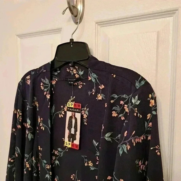 New Tahari Floral Open Top Kimono Style Blue Small Medium Lightweight Shirt - Picture 15 of 16